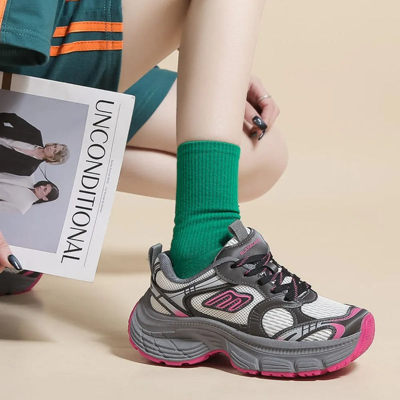 Load image into Gallery viewer, Woman wearing a pair of grey and pink running shoes and green hiking socks
