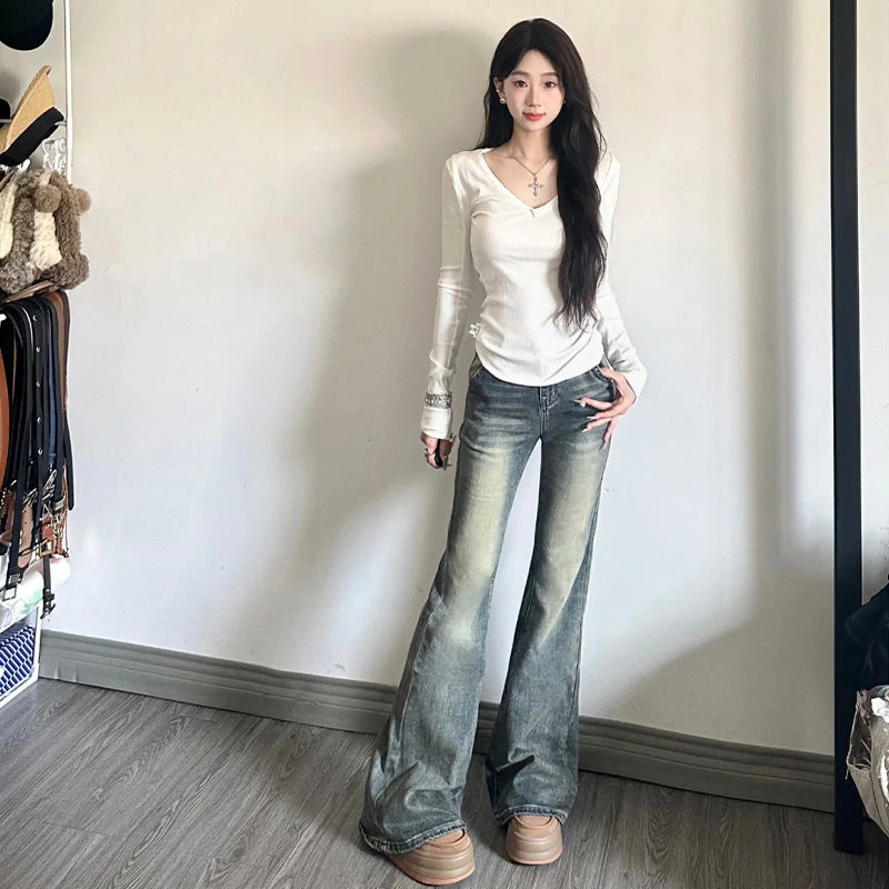 Load image into Gallery viewer, A simple straight-shoulder V-neck base layer top
