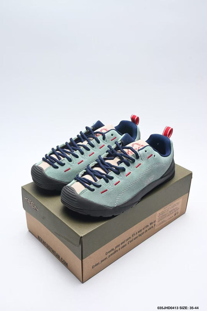 Load image into Gallery viewer, Hiking shoes
