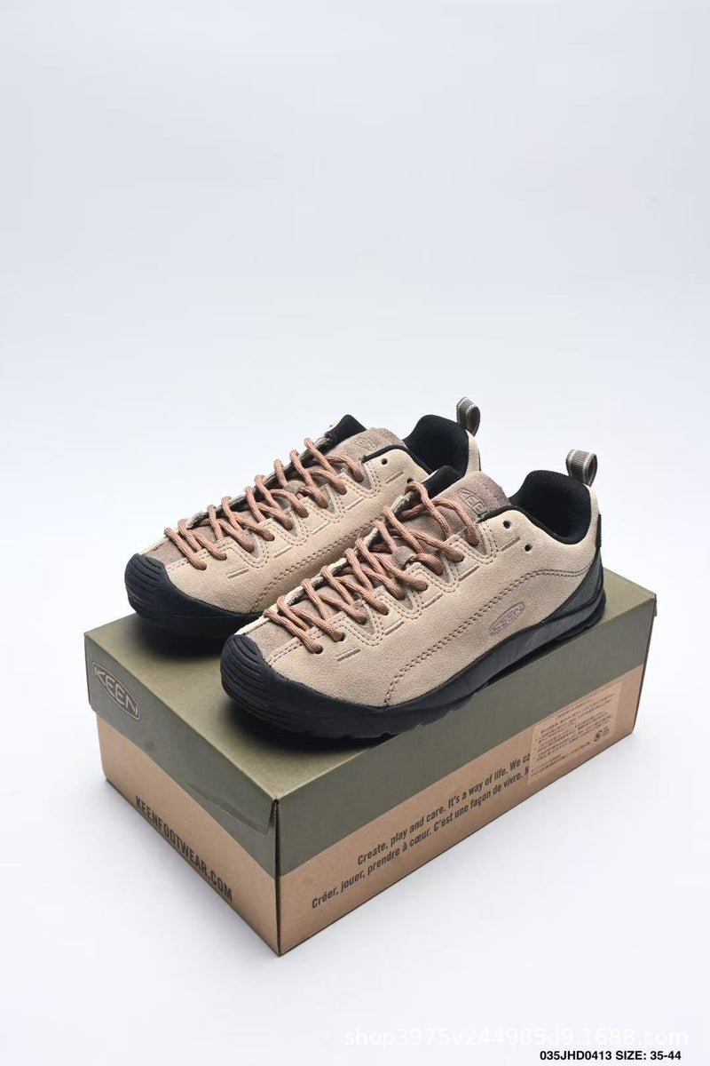 Load image into Gallery viewer, Hiking shoes
