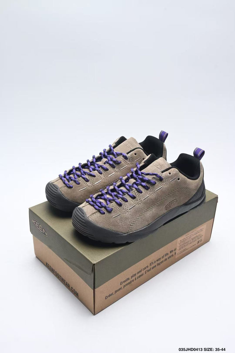 Load image into Gallery viewer, Hiking shoes
