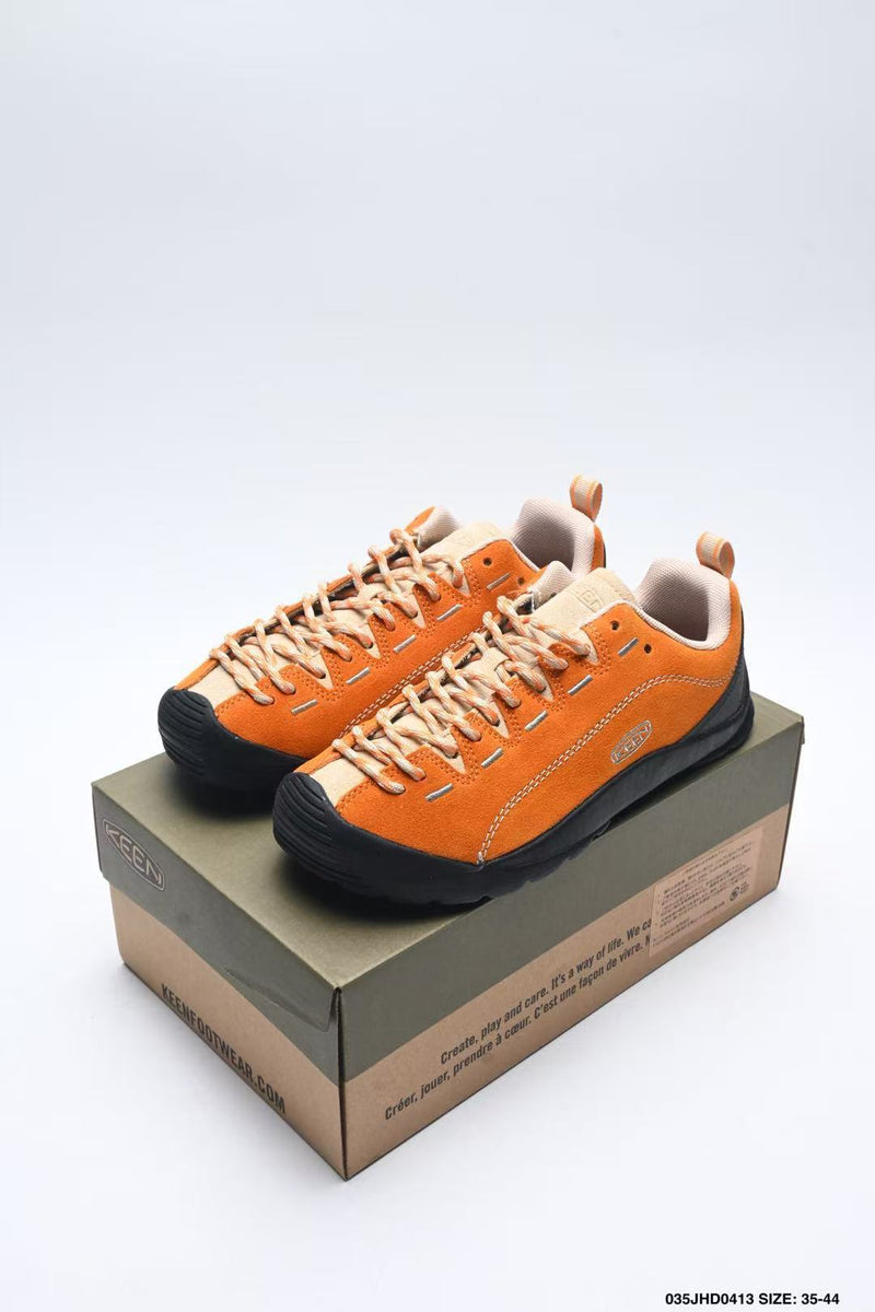 Load image into Gallery viewer, Hiking shoes

